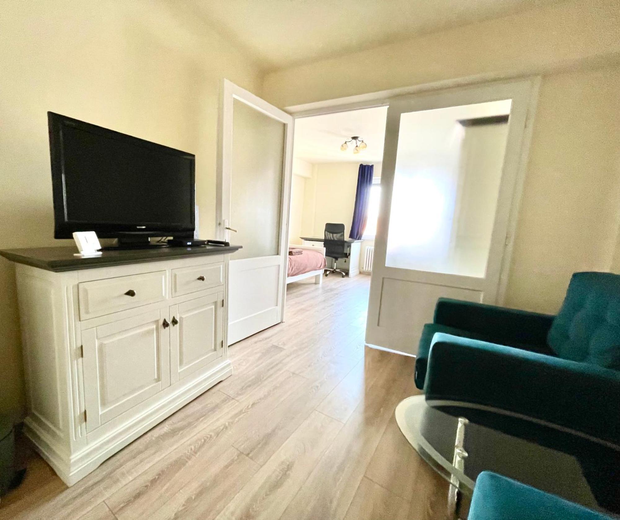 Cozy Central One Bedroom 클루지나포카 외부 사진